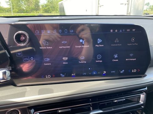 New 2025 Chevrolet Traverse LT image 16