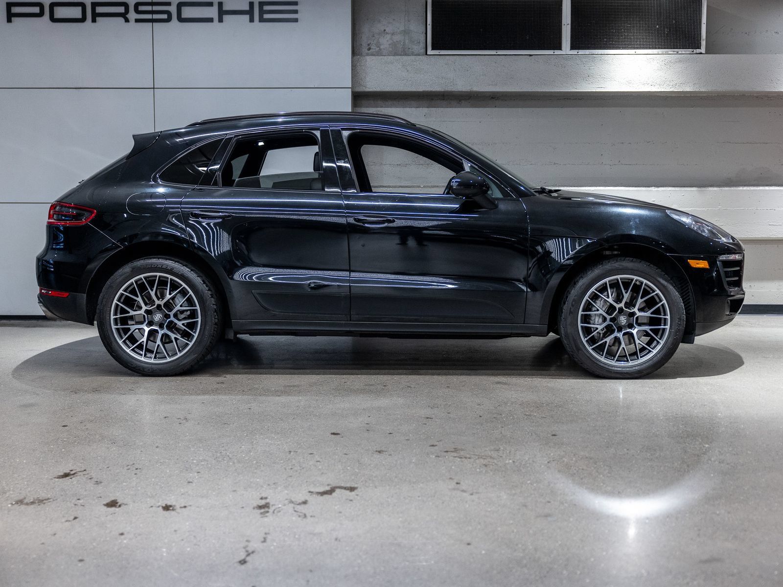Used 2017 Porsche Macan S AWD/4WD image 9