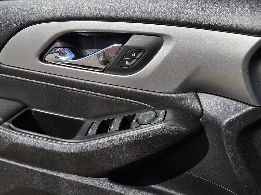 Certified 2020 Chevrolet Traverse LT FWD image 19