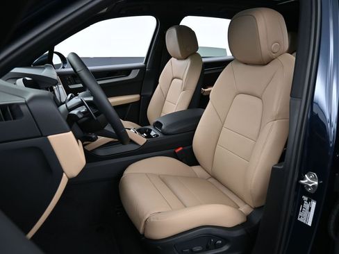 New 2026 Porsche Cayenne AWD/4WD image 5
