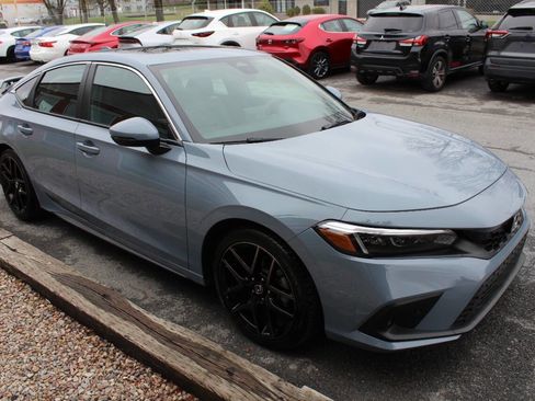 Used 2024 Honda Civic Sport Touring image 5