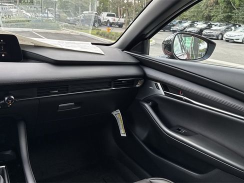 New 2026 MAZDA MAZDA3 Hatchback w/Premium Plus Pkg image 16