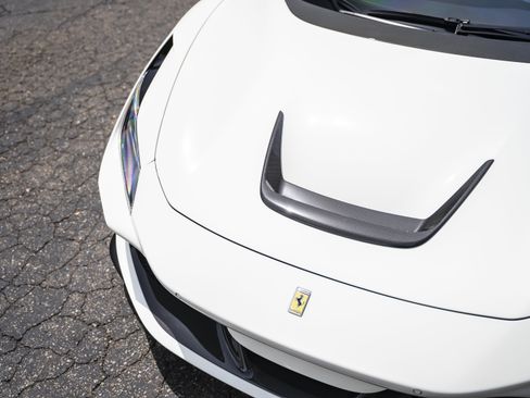 Used 2020 Ferrari F8 Tributo RWD image 13
