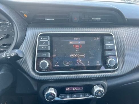 Certified 2019 Nissan Kicks SV image 18