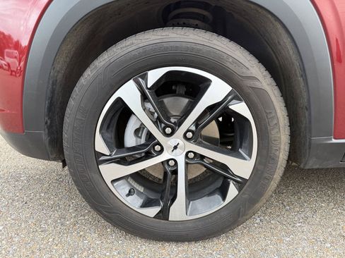 Used 2025 Chevrolet Trax RS w/ Sunroof Package FWD image 24