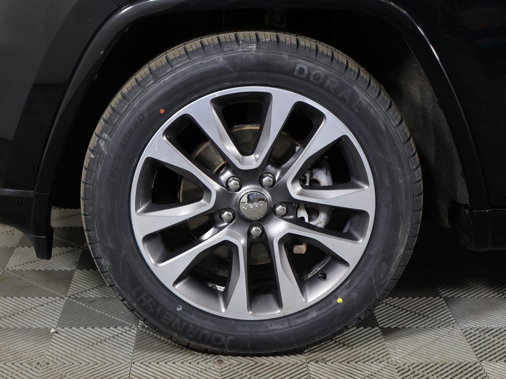 Used 2018 Jeep Grand Cherokee Overland AWD/4WD image 25