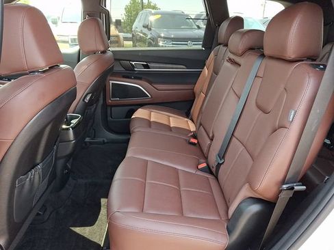 Used 2024 Kia Telluride EX AWD/4WD image 10