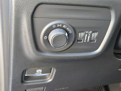 New 2025 Jeep Grand Cherokee Altitude image 27