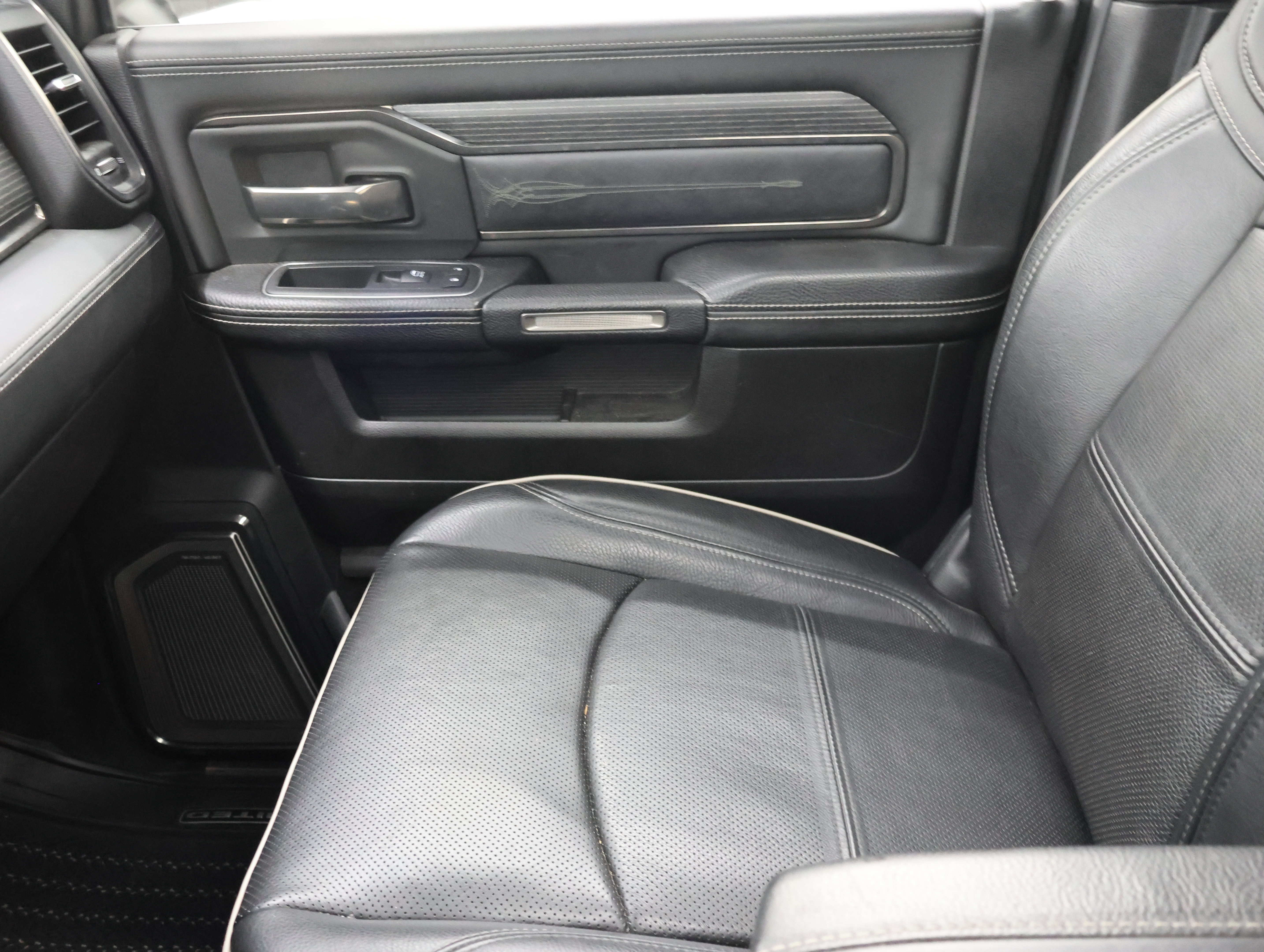 Used 2019 RAM 2500 Limited AWD/4WD image 14