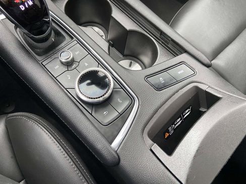 Used 2025 Cadillac XT6 Premium Luxury image 14