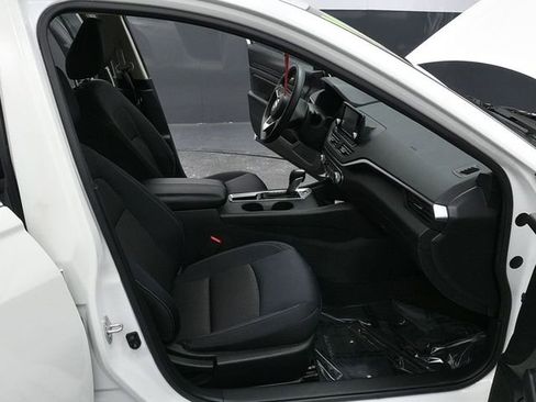 Used 2021 Nissan Altima 2.5 S image 9