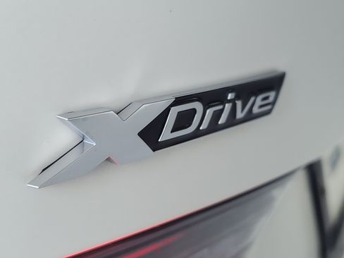 Used 2025 BMW M3 Competition AWD/4WD image 6