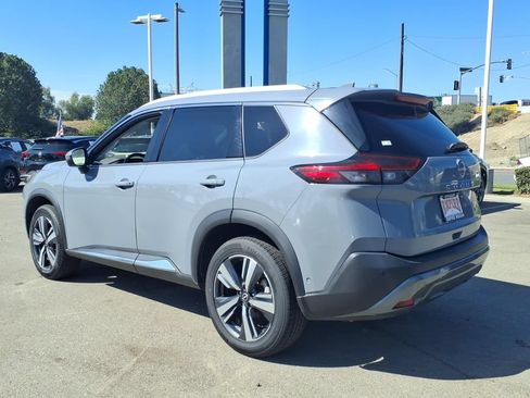 Certified 2023 Nissan Rogue SL w/ SL Premium Package FWD image 5