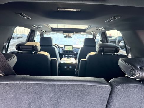 Used 2023 GMC Yukon SLT image 11