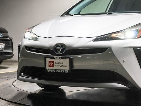 Certified 2022 Toyota Prius LE FWD image 8