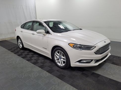 Used 2018 Ford Fusion Titanium FWD image 11