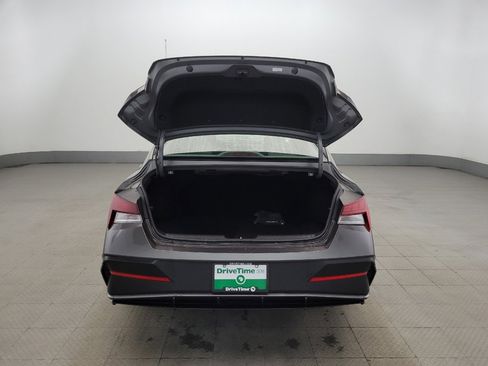 Used 2024 Hyundai Elantra SEL w/ Convenience Package image 29