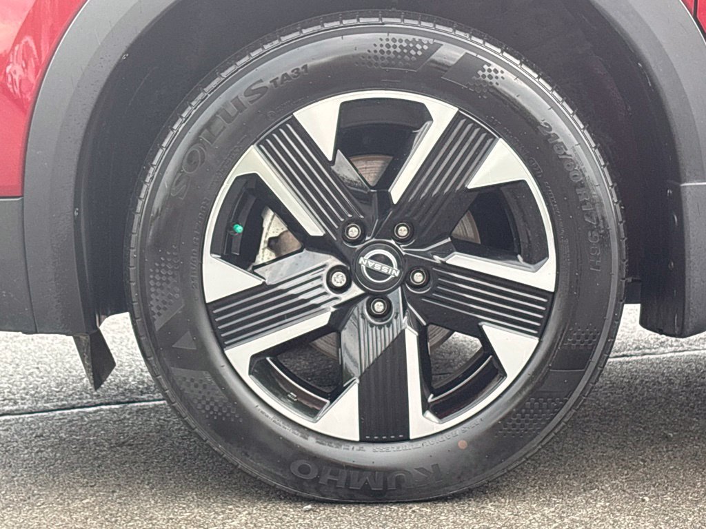 Used 2025 Nissan Kicks SV AWD/4WD image 9