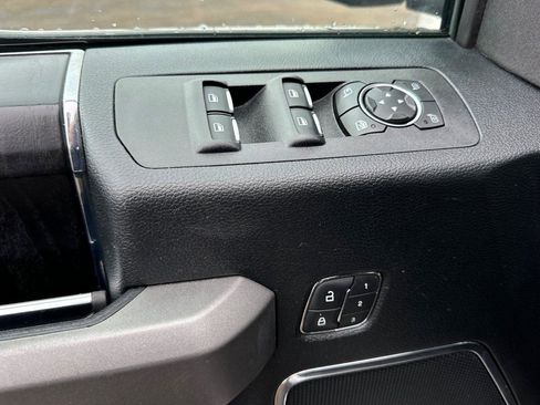 Used 2018 Ford F150 Platinum w/ Equipment Group 701A Luxury image 10