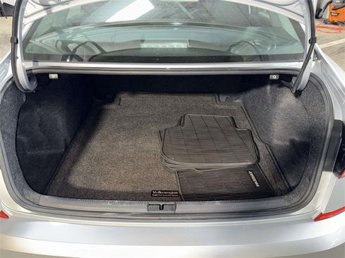 Used 2020 Volkswagen Passat 2.0T R-Line image 17