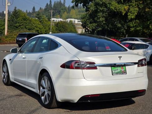 Used 2020 Tesla Model S Long Range Plus image 6
