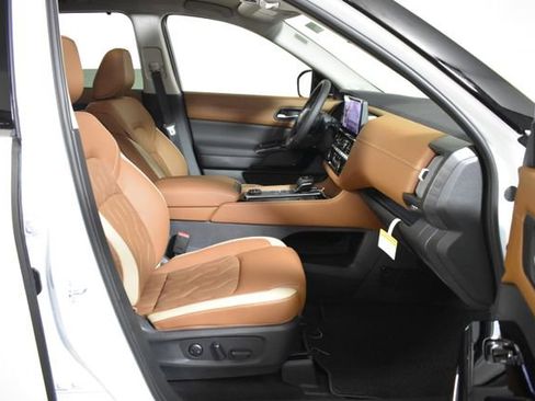 New 2026 Nissan Pathfinder Platinum AWD/4WD image 39