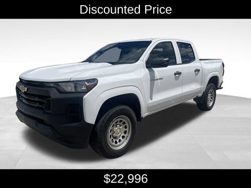 Used 2023 Chevrolet Colorado W/T RWD image 3