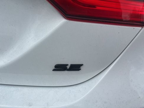 Used 2023 Toyota Camry SE image 14