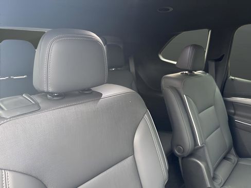 Used 2025 Buick Enclave Preferred image 45