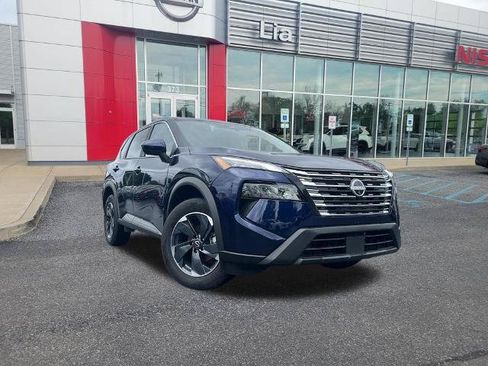 Certified 2026 Nissan Rogue SV AWD/4WD image 3