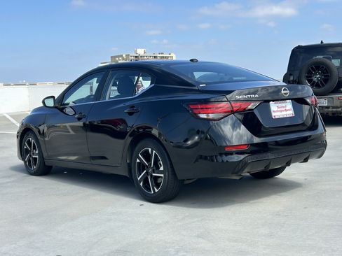 Used 2025 Nissan Sentra SV FWD image 5