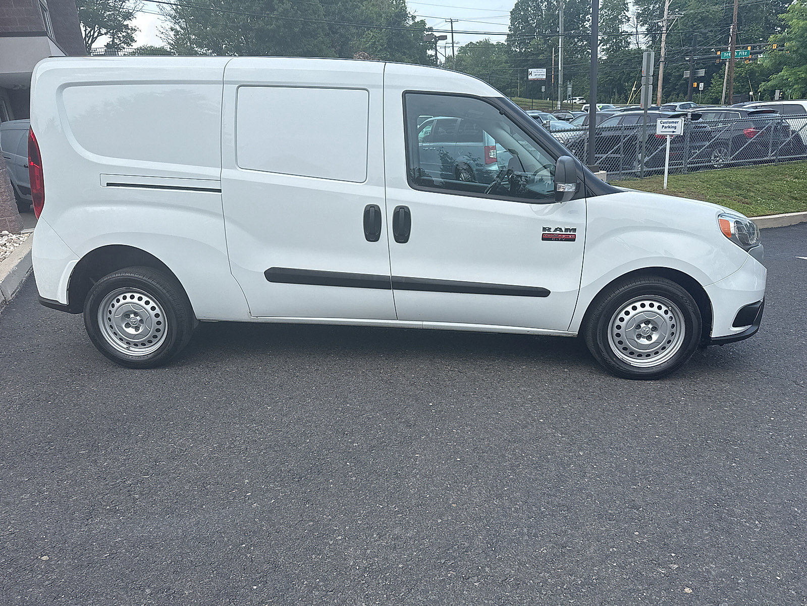 Used 2022 RAM ProMaster City Tradesman FWD image 3