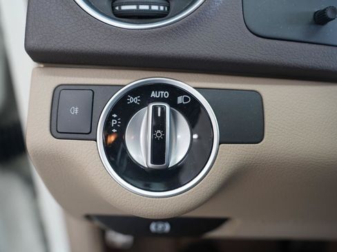Used 2012 Mercedes-Benz C 300 4MATIC Sedan image 23
