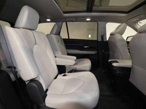 Used 2026 Toyota Grand Highlander AWD image 26