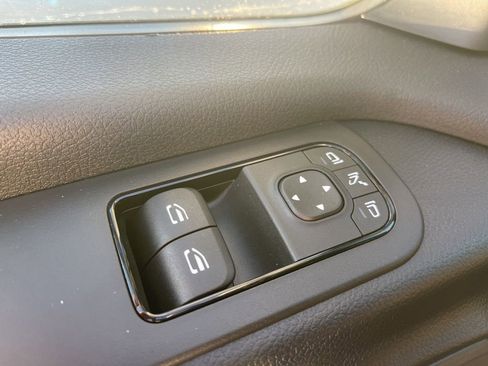 Used 2025 Mercedes-Benz Sprinter 2500 image 11