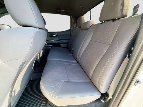 Used 2018 Toyota Tacoma TRD Sport image 20