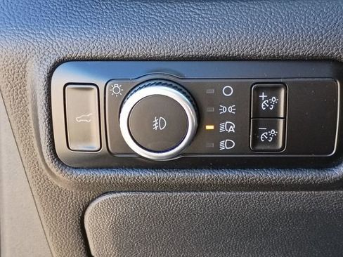 Used 2023 Ford Explorer XLT w/ Equipment Group 202A image 28