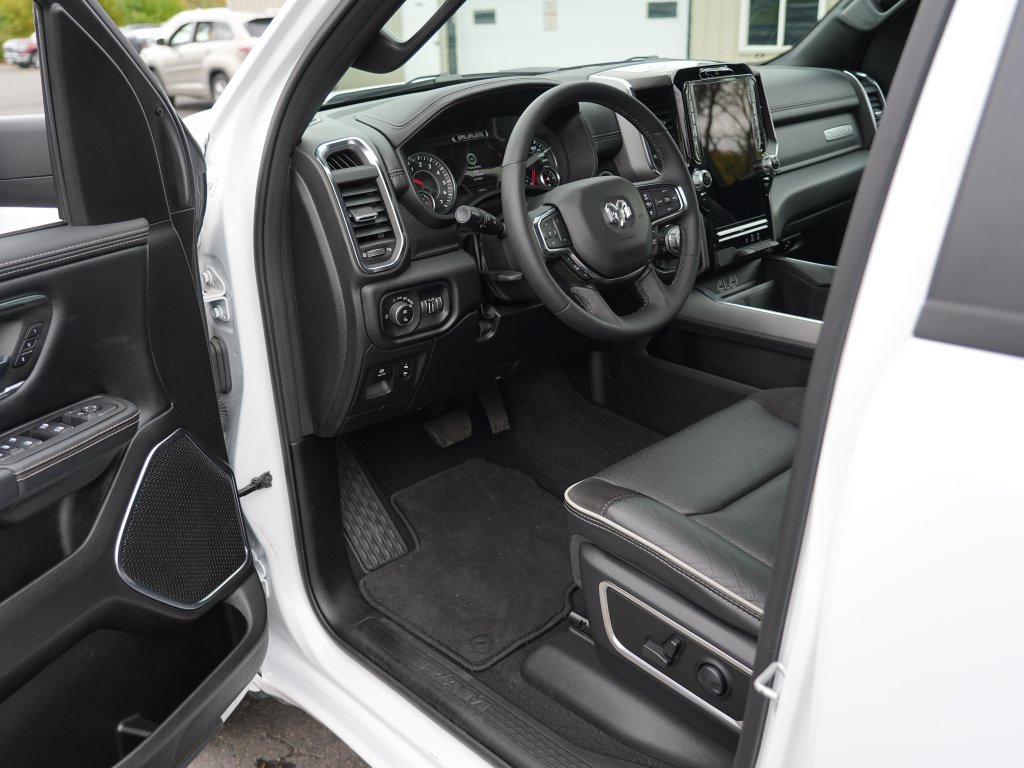 Used 2025 RAM 1500 Laramie AWD/4WD image 13