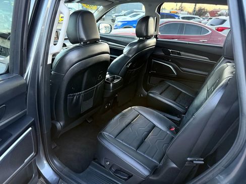Used 2020 Kia Telluride SX w/ SX Prestige Package image 16