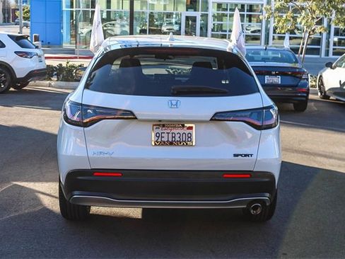Used 2023 Honda HR-V Sport image 6