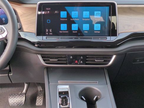 New 2026 Volkswagen Atlas SE image 14