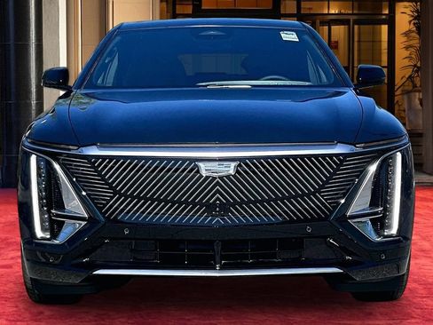 New 2026 Cadillac Lyriq Luxury w/ LPO, Floor Liner Package AWD/4WD image 3