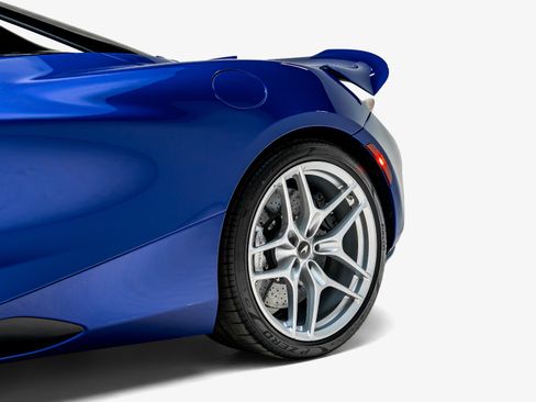 Used 2024 McLaren 750S Spider RWD image 22