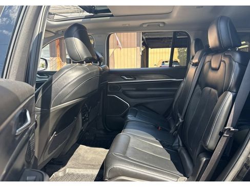 Used 2021 Jeep Grand Cherokee L Limited AWD/4WD image 6
