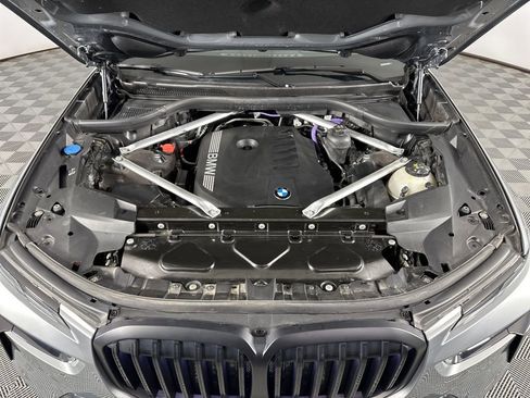 Certified 2025 BMW X7 xDrive40i w/ Executive Package AWD/4WD image 3