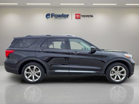 Used 2020 Ford Explorer Platinum w/ Premium Technology Package AWD/4WD image 8