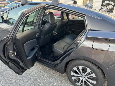 Used 2020 Toyota Prius Prime XLE image 17