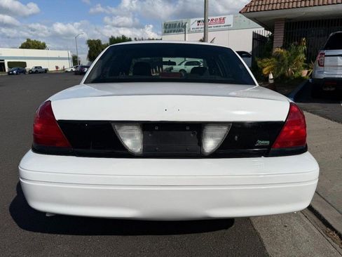 Used 2009 Ford Crown Victoria Police Interceptor image 5
