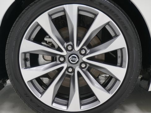 Used 2021 Nissan Maxima Platinum w/ Sport Mat Group image 30