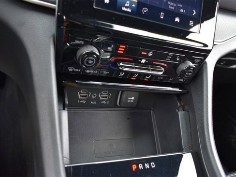 Used 2024 Jeep Grand Cherokee Altitude image 22